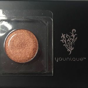 Younique Moodstruck eyeshadow single